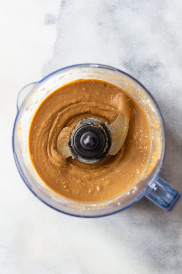 Peanut sauce is included in many popular Asian dishes. This recipe is easy to make, and the sauce also serves as a fantastic snack dip! #peanutsauce #easydips #asianrecipes Peanut Sauce in a Food Processor